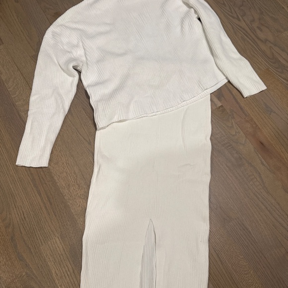 Matching sweater skirt/top. Like New size medium. - Picture 4 of 4